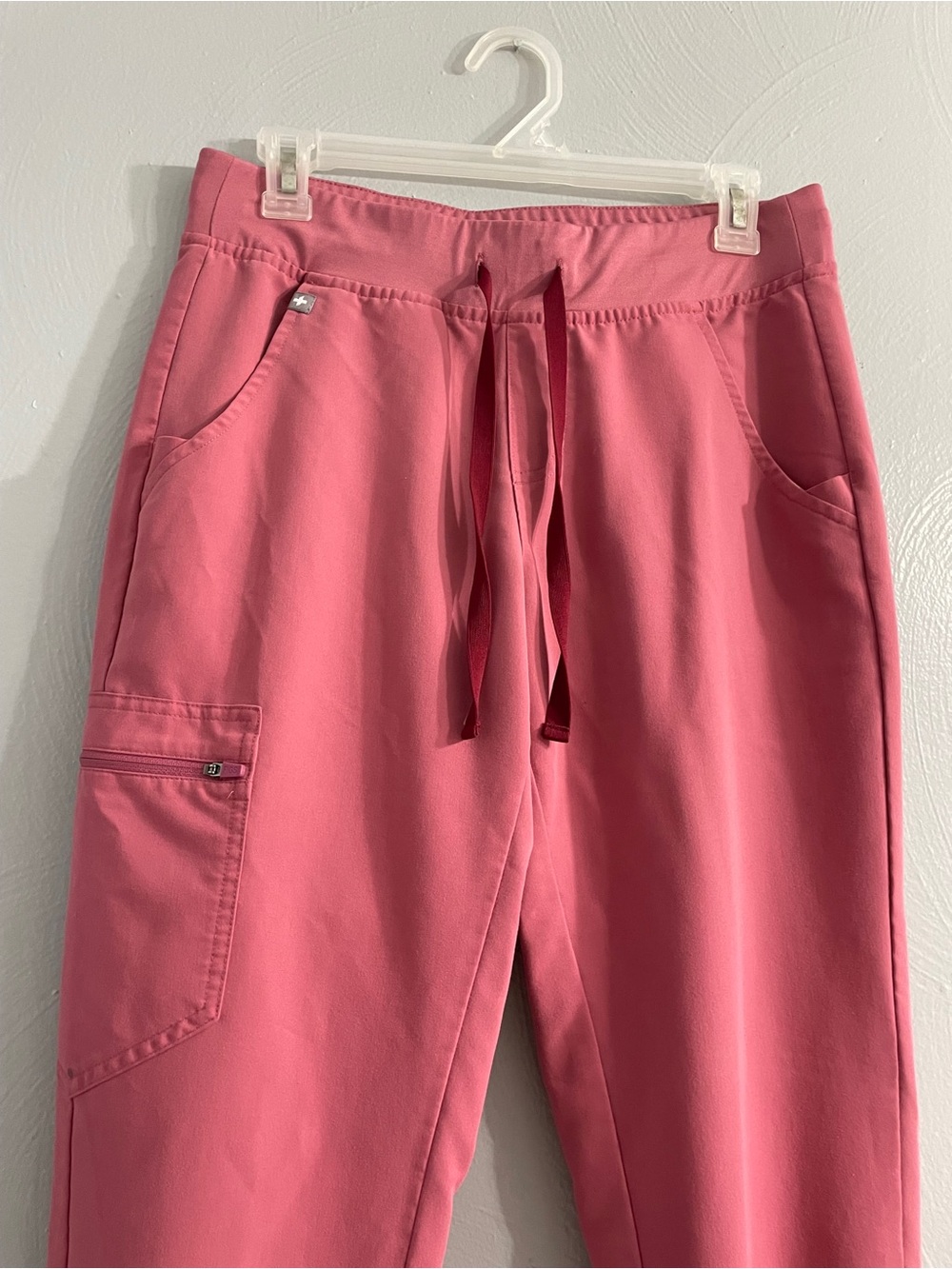 FIGS Zamora and Catarina Women's Scrub Set in Rose Pink - Top & Jogger Pants - Picture 3 of 16